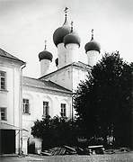 Великий Новгород. Духов монастырь. Церковь Троицы Живоначальной