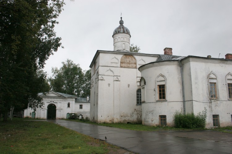 Великий Новгород. Антониев монастырь. фасады
