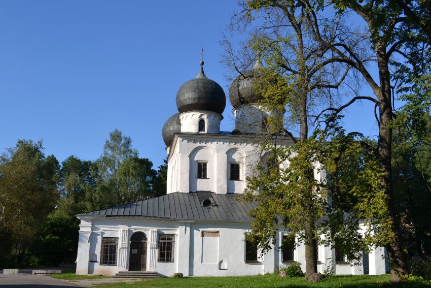 Великий Новгород. Антониев монастырь. фасады