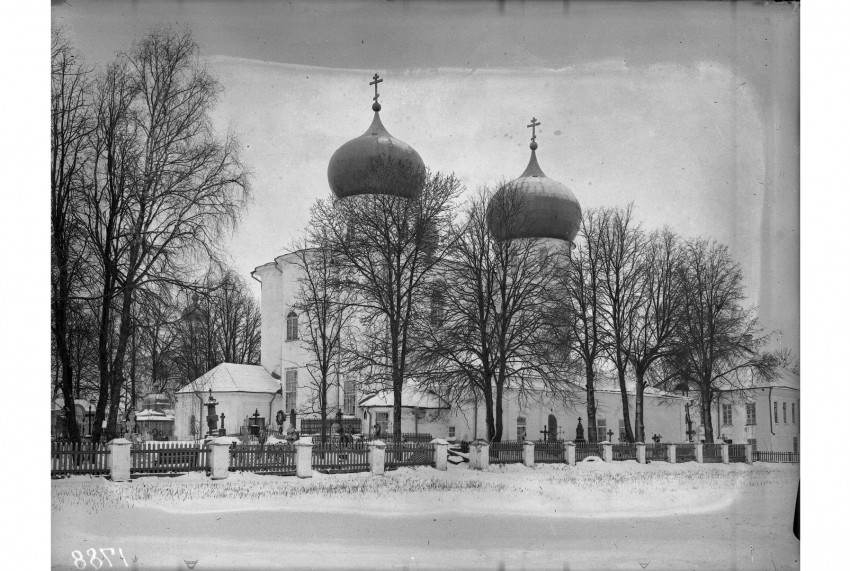 Великий Новгород. Антониев монастырь. архивная фотография, Некрополь Антониева монастыря нач. ХХ в. Фото из архива ННРУ.