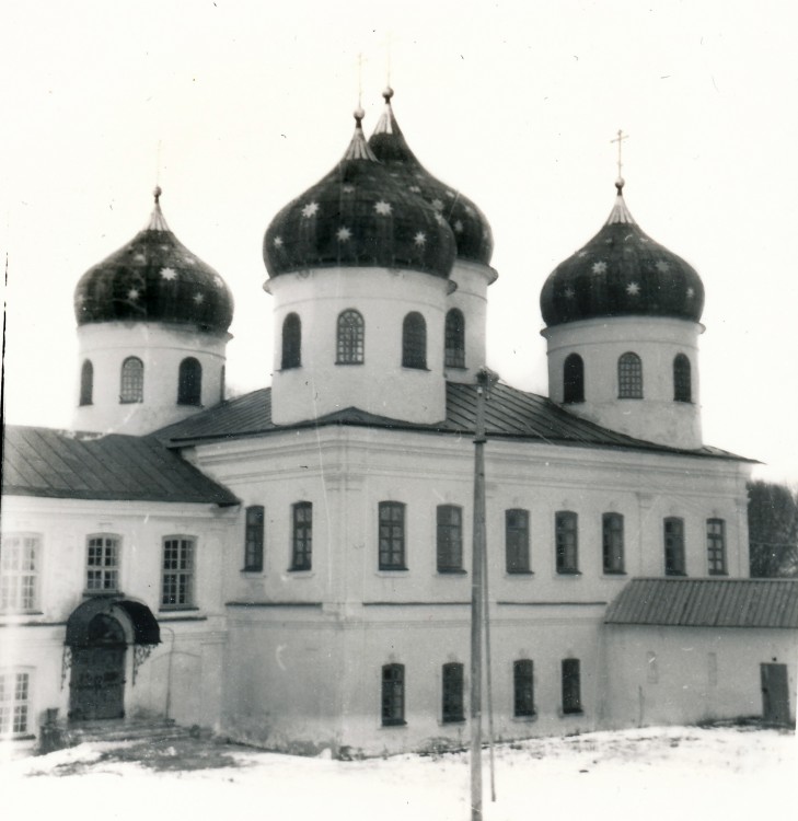 Юрьево. Юрьев мужской монастырь. Собор Воздвижения Креста Господня. фасады