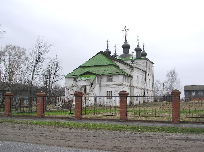 Балахна. Покровский монастырь. Церковь Покрова Пресвятой Богородицы. общий вид в ландшафте