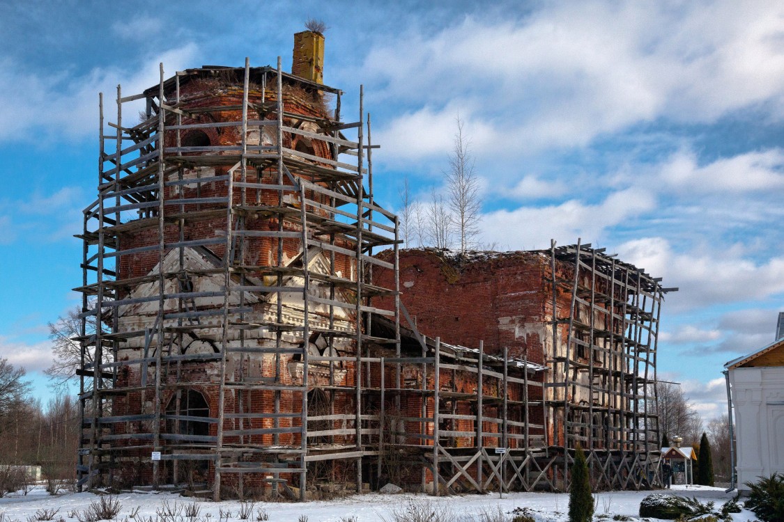 Косино. Никольский Косинский монастырь. Церковь Варлаама Хутынского. фасады