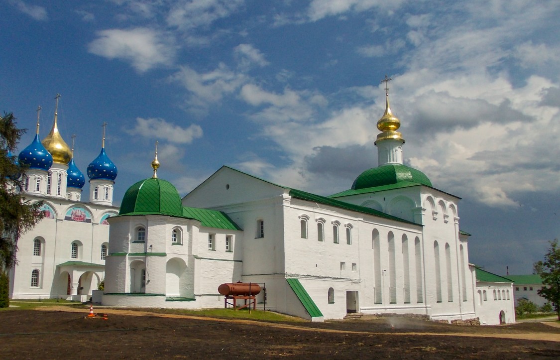 Фролищи. Успенская Флорищева мужская пустынь. Церковь Троицы Живоначальной. фасады