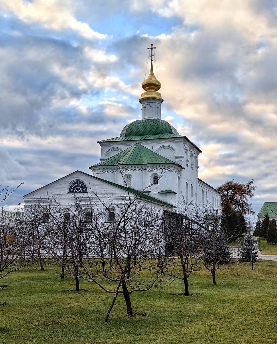 Успенская Флорищева мужская пустынь. Церковь Троицы Живоначальной, Фролищи (Володарский район, Нижегородская область). фасады