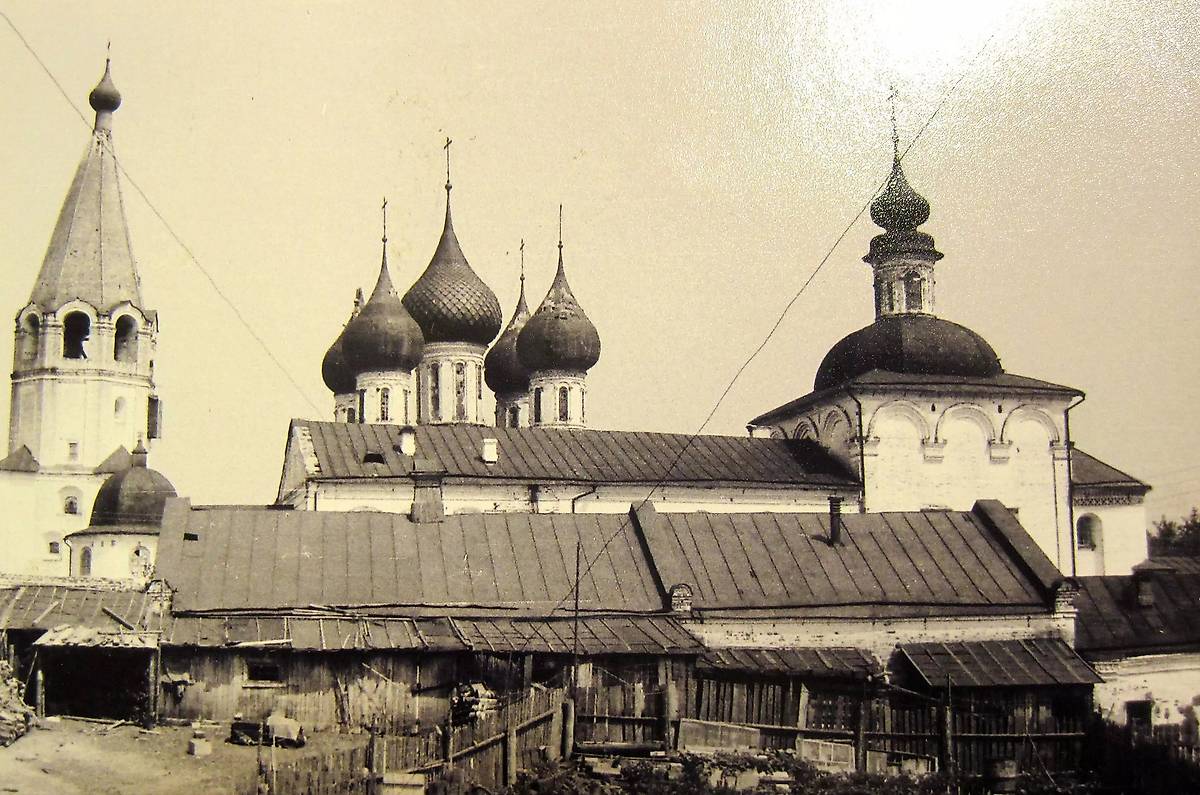 Фото 1958 г. Автор фотографии - Рабкин Евгений., архивная фотография. Успенская Флорищева мужская пустынь. Церковь Троицы Живоначальной, Фролищи (Володарский район, Нижегородская область)