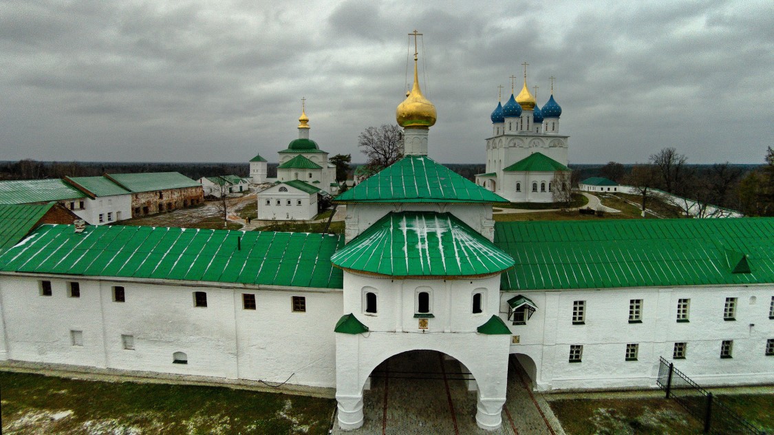 Фролищи. Успенская Флорищева мужская пустынь. Церковь Петра и Павла. фасады