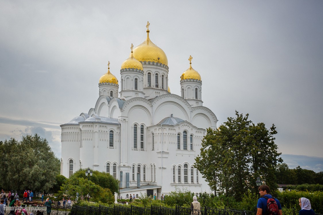 Дивеево. Серафимо-Дивеевский Троицкий монастырь. Собор Спаса Преображения. фасады