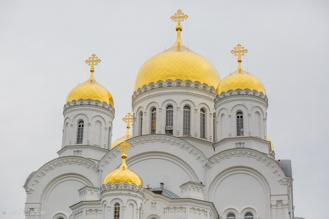 Дивеево. Серафимо-Дивеевский Троицкий монастырь. Собор Спаса Преображения. архитектурные детали