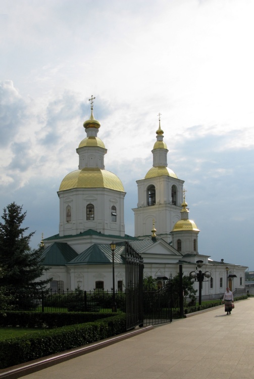 фасады. Серафимо-Дивеевский Троицкий монастырь. Собор Казанской иконы Божией Матери с церковью Рождества Христова и подземной церковью Рождества Пресвятой Богородицы, Дивеево (Дивеевский район, Нижегородская область)