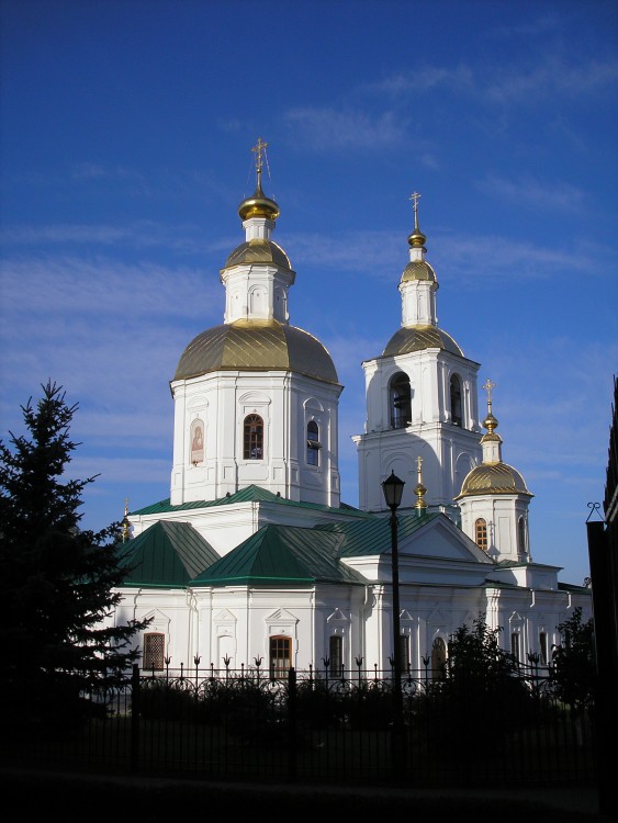 фасады. Серафимо-Дивеевский Троицкий монастырь. Собор Казанской иконы Божией Матери с церковью Рождества Христова и подземной церковью Рождества Пресвятой Богородицы, Дивеево (Дивеевский район, Нижегородская область)