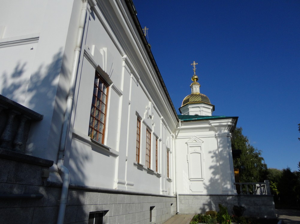 архитектурные детали. Серафимо-Дивеевский Троицкий монастырь. Собор Казанской иконы Божией Матери с церковью Рождества Христова и подземной церковью Рождества Пресвятой Богородицы, Дивеево (Дивеевский район, Нижегородская область)