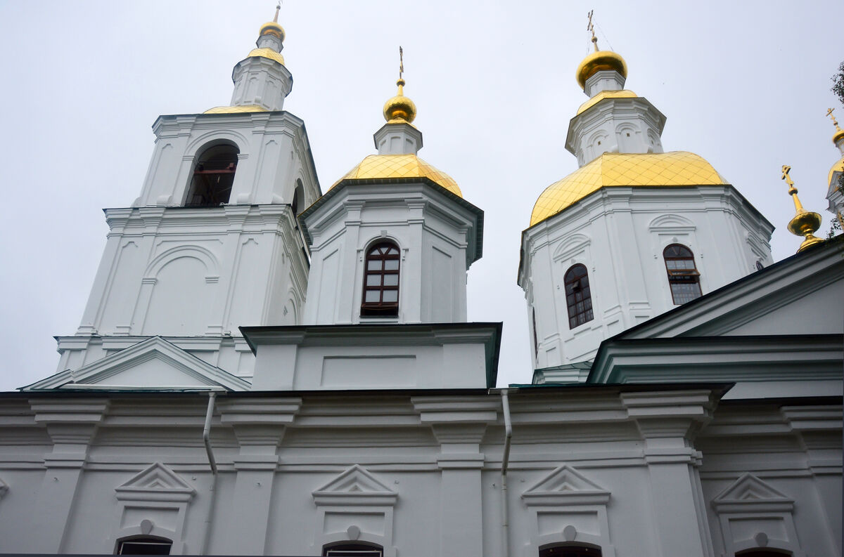 архитектурные детали. Серафимо-Дивеевский Троицкий монастырь. Собор Казанской иконы Божией Матери с церковью Рождества Христова и подземной церковью Рождества Пресвятой Богородицы, Дивеево (Дивеевский район, Нижегородская область)