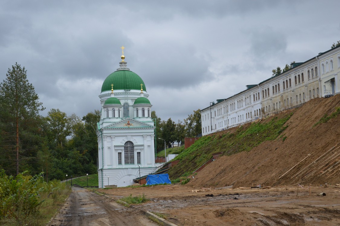 Саров. Успенская пустынь. Церковь Усекновения главы Иоанна Предтечи. фасады