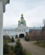 Троицкий Макариев Желтоводский монастырь. Церковь Михаила Архангела, вид от Троицкого собора<br>, Макарьево, Лысковский район, Нижегородская область