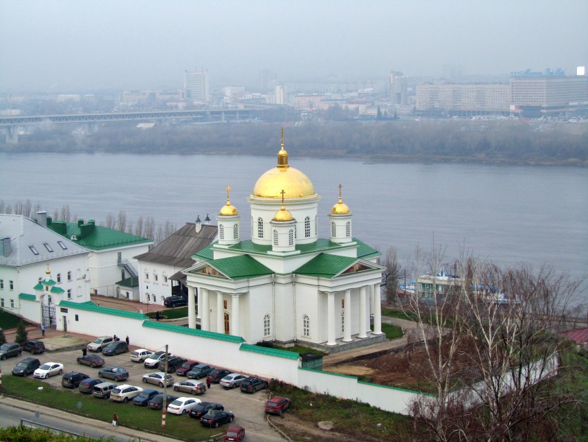 Нижегородский район. Благовещенский монастырь. Церковь Алексия, митрополита Московского. общий вид в ландшафте