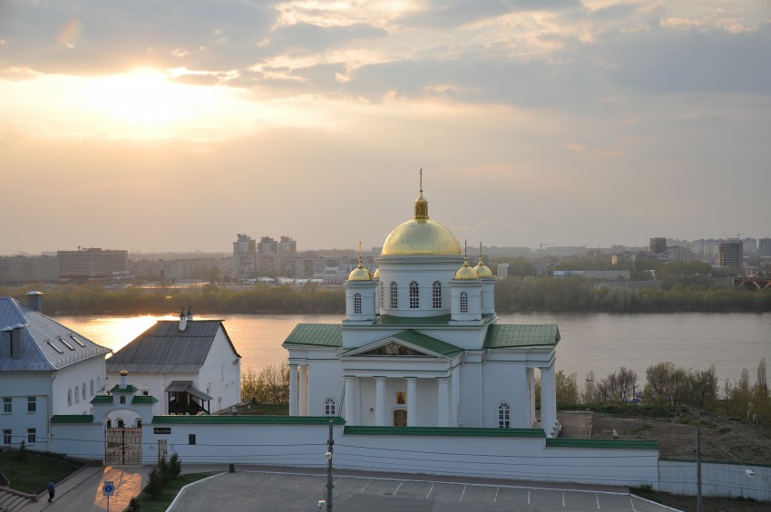 Нижегородский район. Благовещенский монастырь. Церковь Алексия, митрополита Московского. общий вид в ландшафте