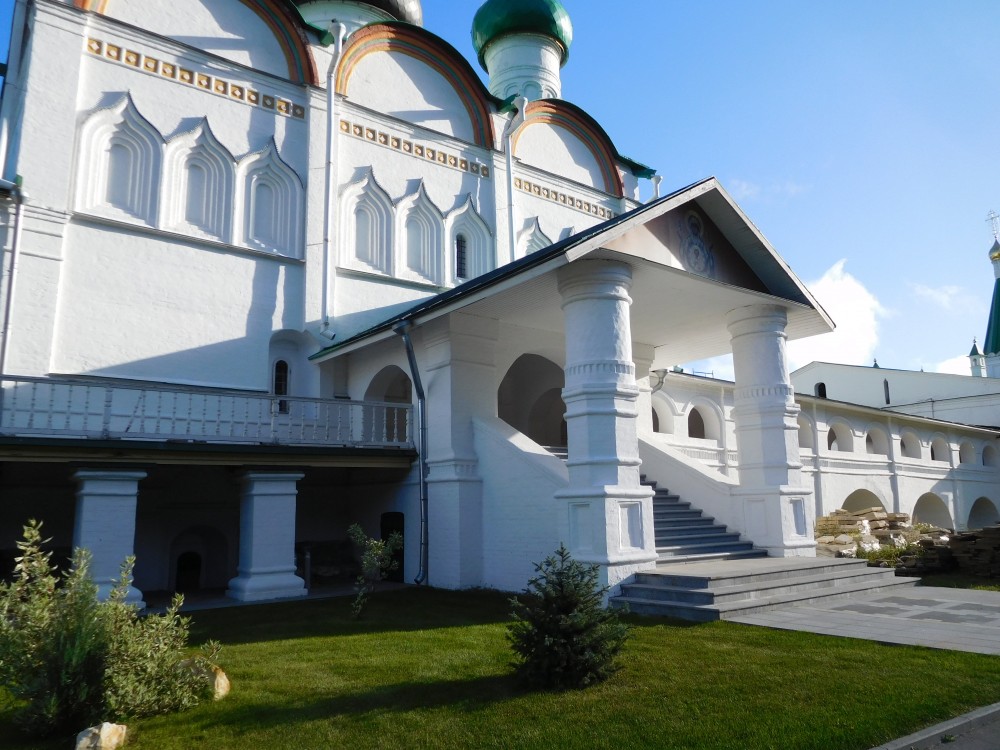 Нижегородский район. Печёрский Вознесенский монастырь. Собор Вознесения Господня. фасады, Южное крыльцо Вознесенского собора