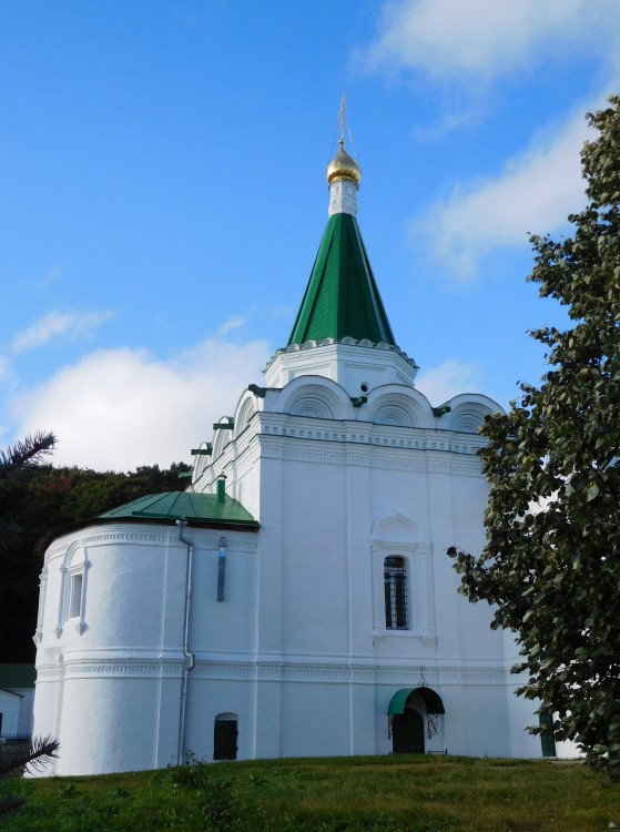 Нижегородский район. Печёрский Вознесенский монастырь. Церковь Успения Пресвятой Богородицы в трапезной. фасады