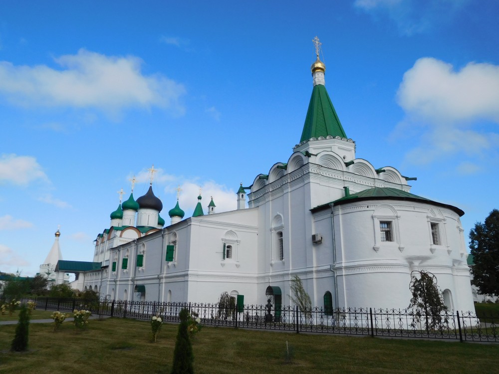 Нижегородский район. Печёрский Вознесенский монастырь. Церковь Успения Пресвятой Богородицы в трапезной. фасады