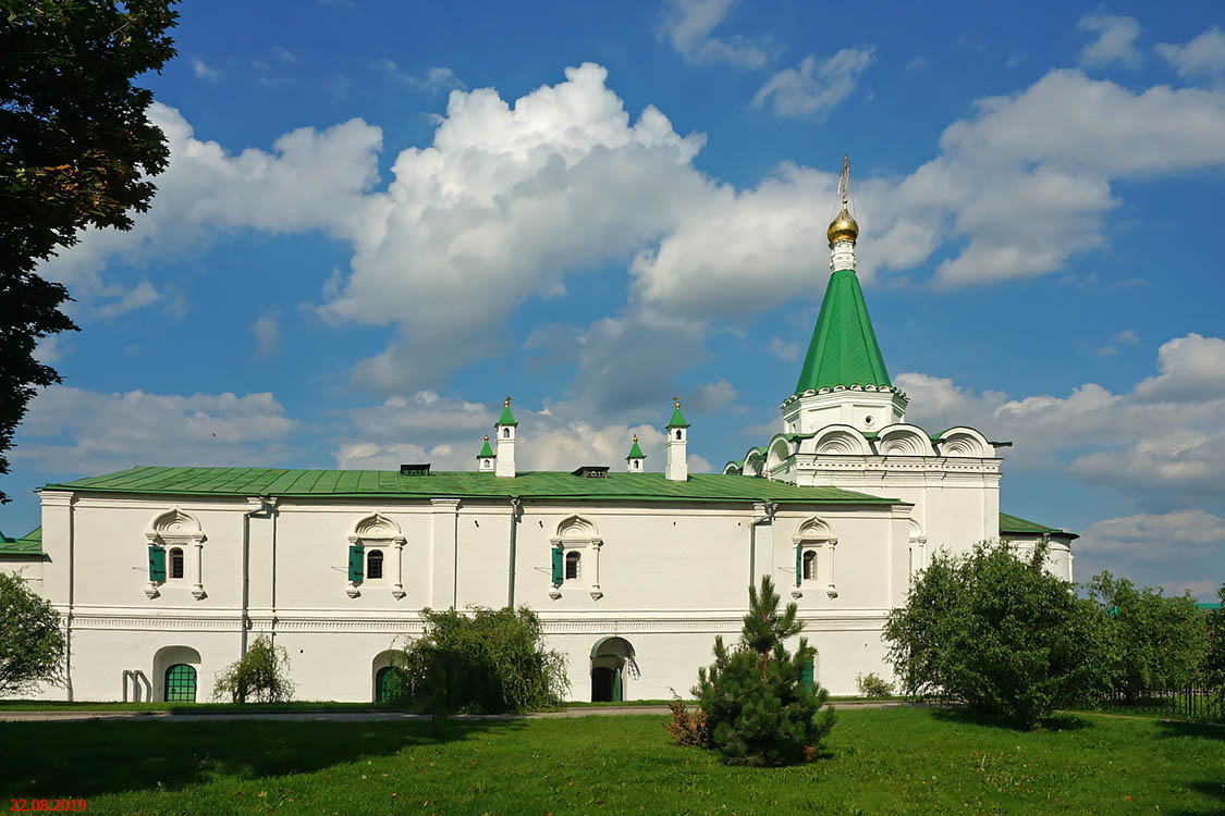 Нижегородский район. Печёрский Вознесенский монастырь. Церковь Успения Пресвятой Богородицы в трапезной. фасады