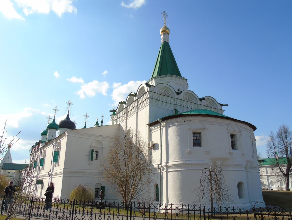 Печёрский Вознесенский монастырь. Церковь Успения Пресвятой Богородицы в трапезной, Нижегородский район (Нижний Новгород, город, Нижегородская область). фасады