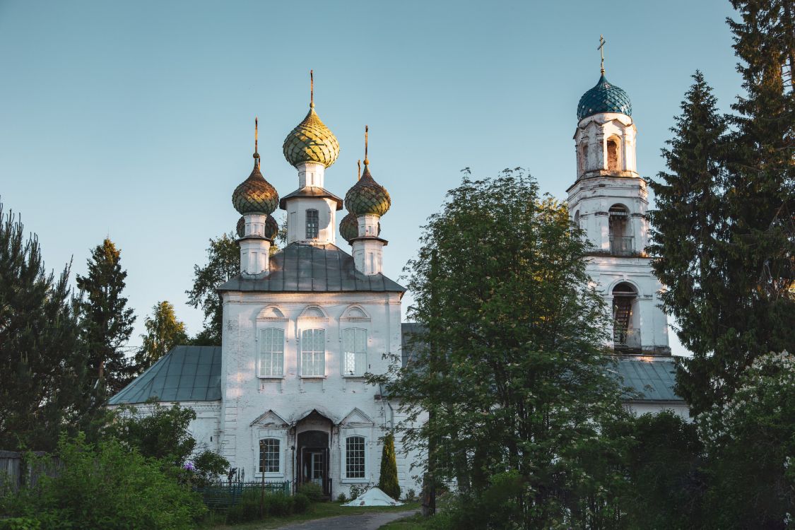 Любим. Церковь Введения во храм Пресвятой Богородицы. фасады