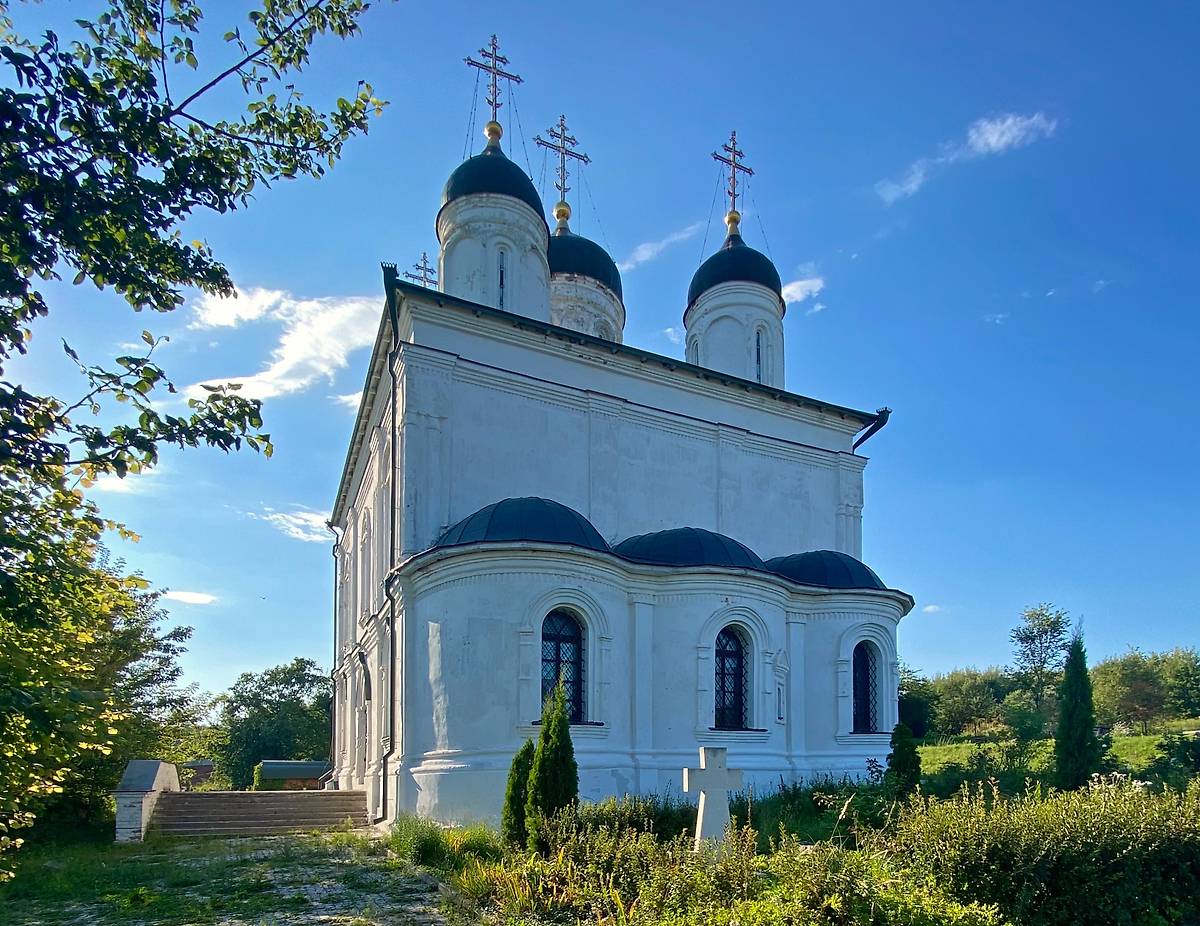 Вид с юго-востока, фасады. Троицкий Рождества Богородицы Оптин монастырь. Собор Троицы Живоначальной, Болхов (Болховский район, Орловская область)