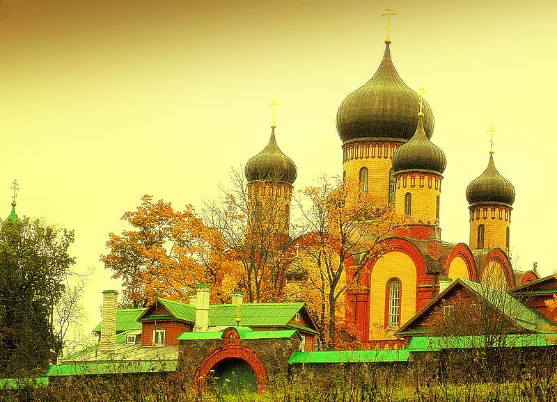 Куремяэ. Успенский Пюхтицкий женский монастырь. Собор Успения Пресвятой Богородицы. архитектурные детали