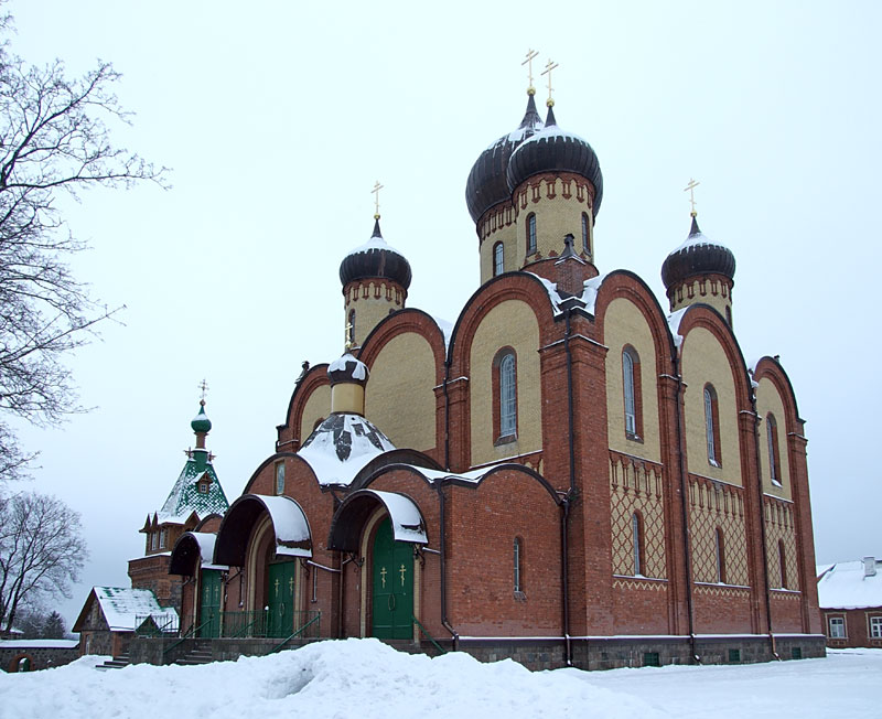 Успенский Пюхтицкий женский монастырь. Собор Успения Пресвятой Богородицы, Куремяэ (Ида-Вирумаа, Эстония). фасады, Вид с юго-запада