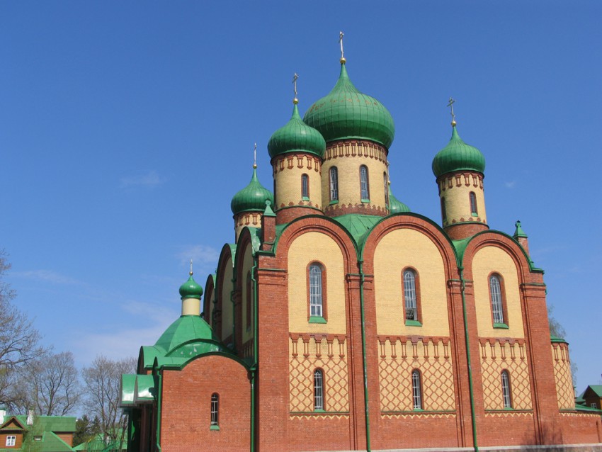 Успенский Пюхтицкий женский монастырь. Собор Успения Пресвятой Богородицы, Куремяэ (Ида-Вирумаа, Эстония). фасады