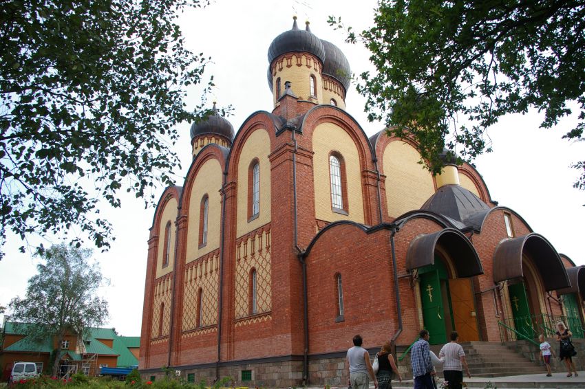 Куремяэ. Успенский Пюхтицкий женский монастырь. Собор Успения Пресвятой Богородицы. фасады, Северная сторона храма.