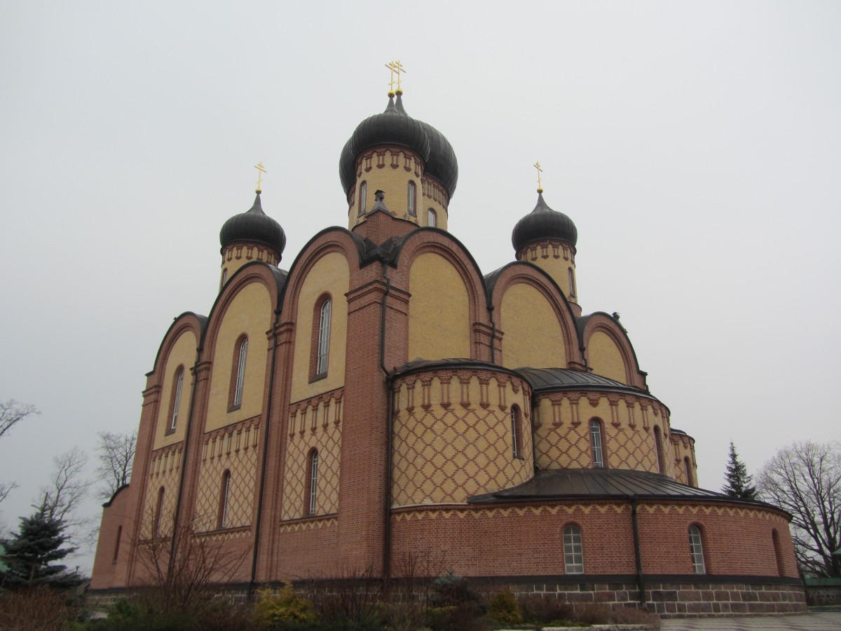 Успенский Пюхтицкий женский монастырь. Собор Успения Пресвятой Богородицы, Куремяэ (Ида-Вирумаа, Эстония). фасады