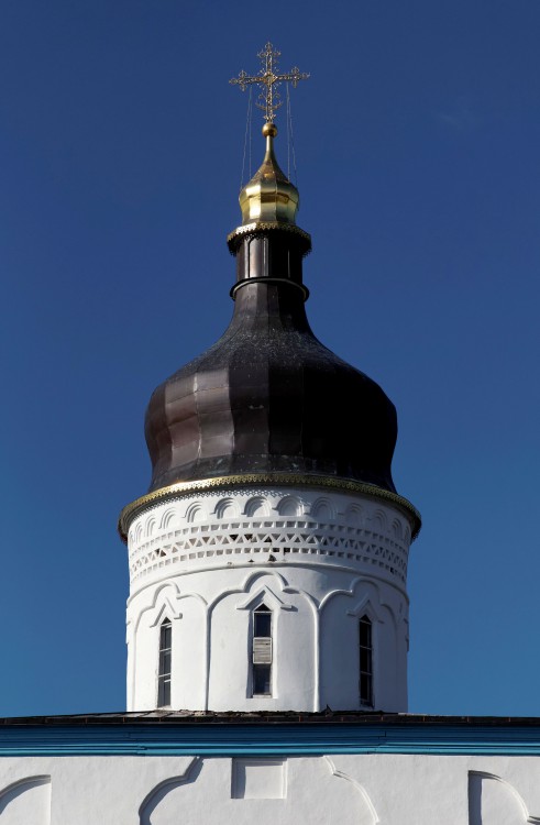 Спасо-Елеазаровский женский монастырь. Собор Трех Святителей, Елизарово (Псковский район, Псковская область). архитектурные детали