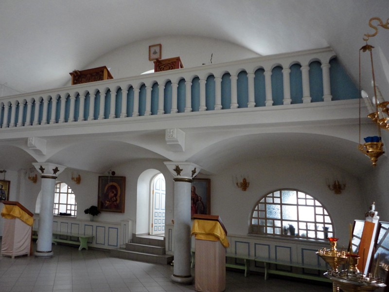 Иоанно-Богословский Савво-Крыпецкий мужской монастырь. Церковь Успения Пресвятой Богородицы и Иоанна Лествичника, Крыпецкое (Псковский район, Псковская область). интерьер и убранство, Вид в западную сторону, на хоры