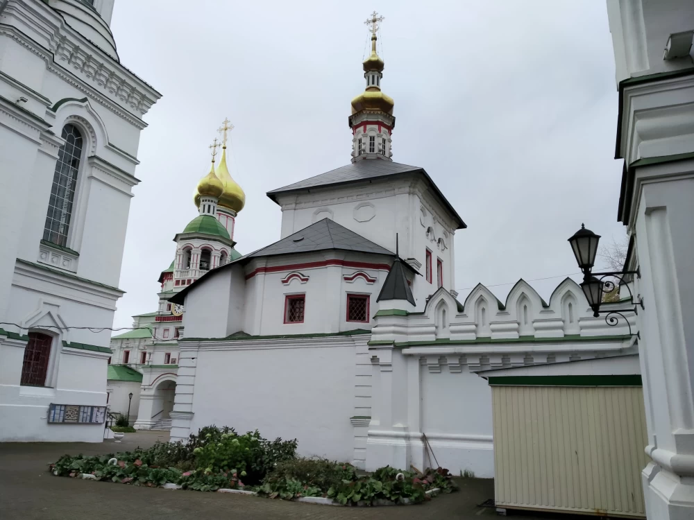 Николо-Перервинский монастырь. Надвратная церковь Толгской иконы Божией Матери, Печатники (Юго-Восточный административный округ (ЮВАО), г. Москва). фасады