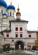 Николо-Перервинский монастырь. Надвратная церковь Толгской иконы Божией Матери