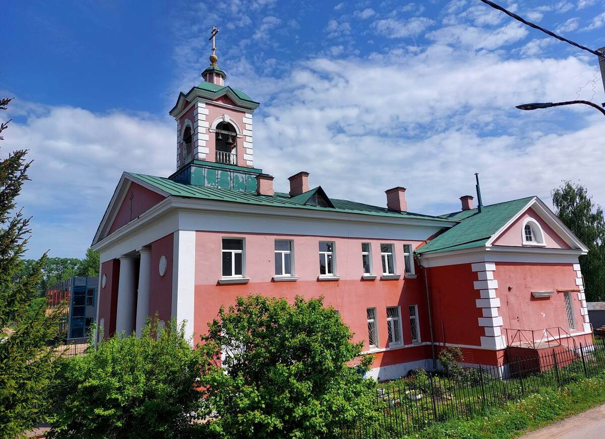 Церковь Иоанна Милостивого, Отрадное (Кировский район, Ленинградская область). фасады