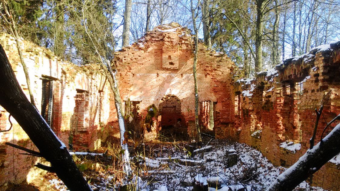 Церковь Покрова Пресвятой Богородицы, Васькины Нивы (Тосненский район, Ленинградская область). интерьер и убранство, Вид на алтарь