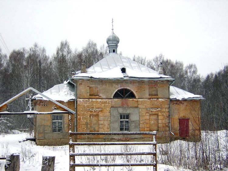 Церковь Покрова Пресвятой Богородицы, Шапки (Тосненский район, Ленинградская область). фасады