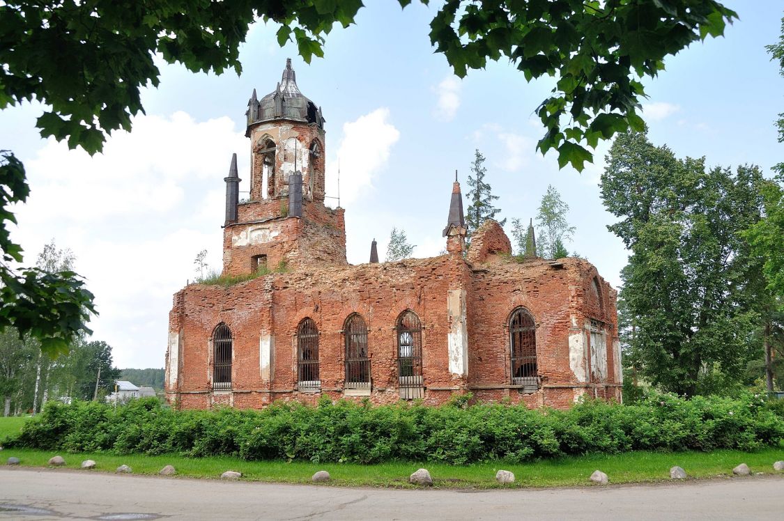 Церковь Троицы Живоначальной, Андрианово (Тосненский район, Ленинградская область). фасады