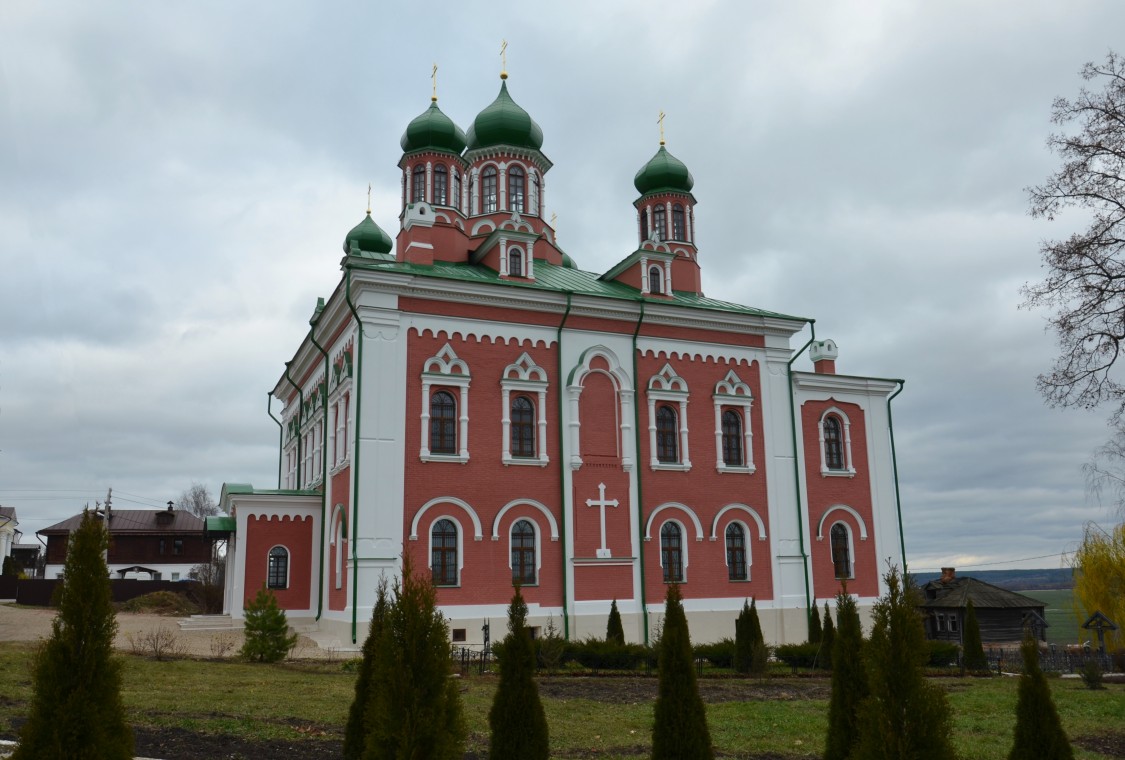 Крестовоздвиженский монастырь. Собор Воздвижения Креста Господня, Белёв (Белёвский район, Тульская область). фасады