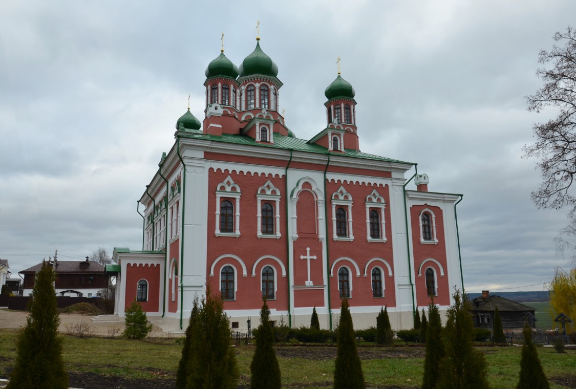 Белёв. Крестовоздвиженский монастырь. Собор Воздвижения Креста Господня. фасады