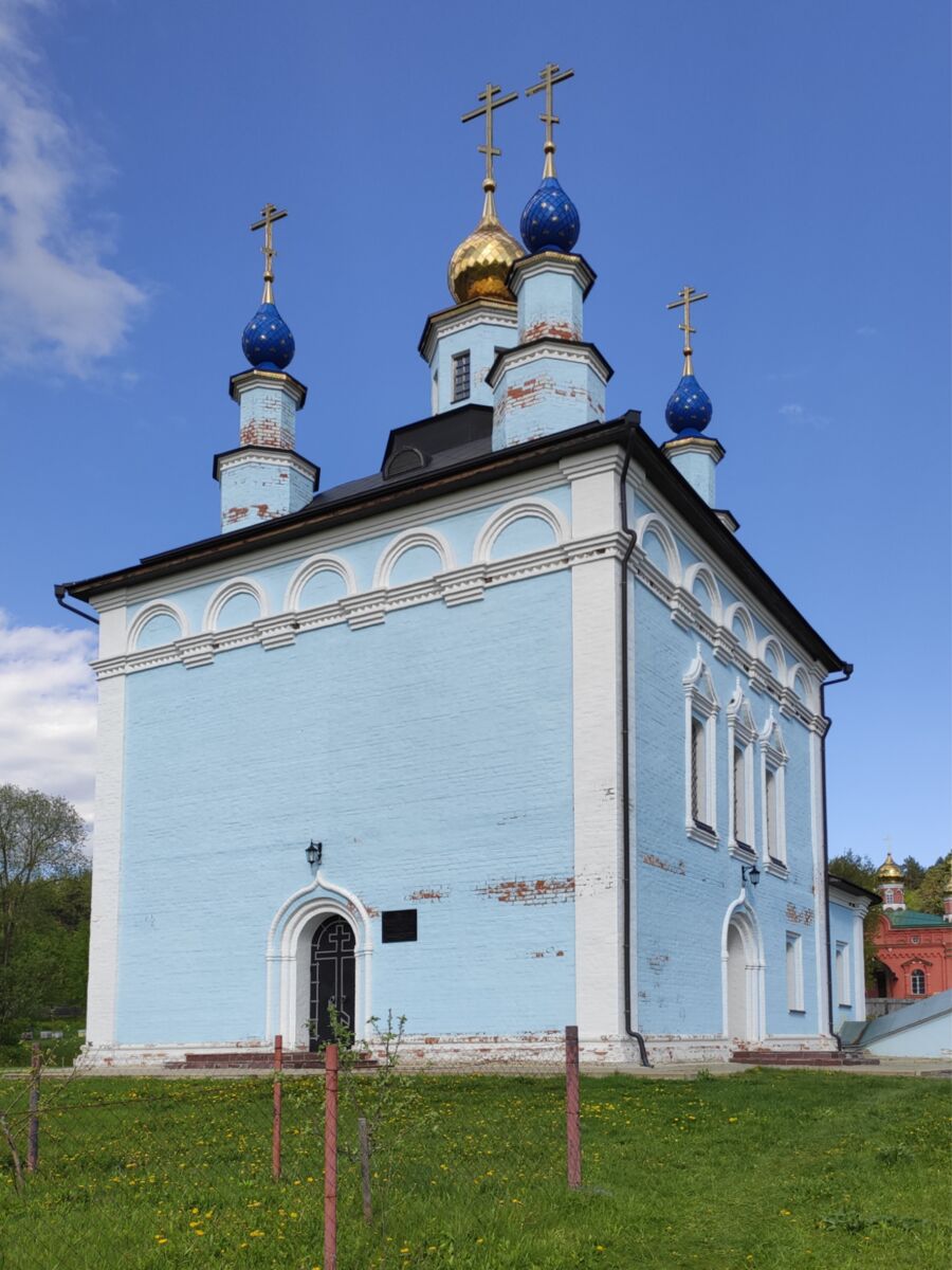 Жабынь, урочище. Введенская Макариевская пустынь. Собор Введения во храм Пресвятой Богородицы. фасады