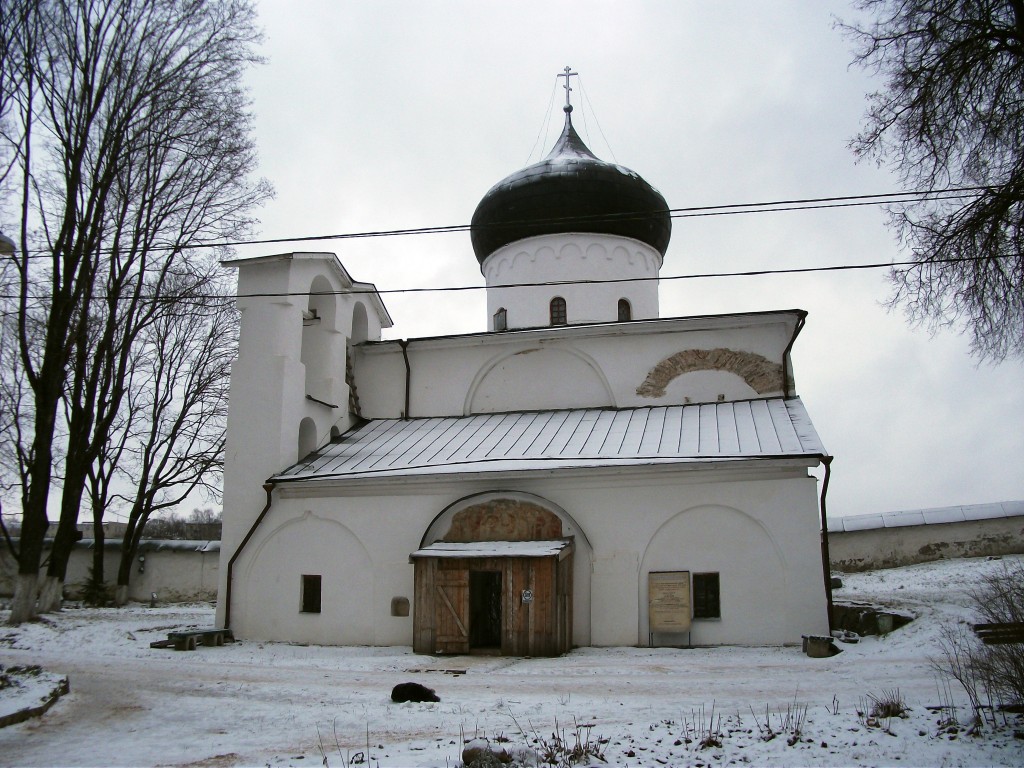 Псков. Спасо-Преображенский Мирожский монастырь. Собор Спаса Преображения. фасады