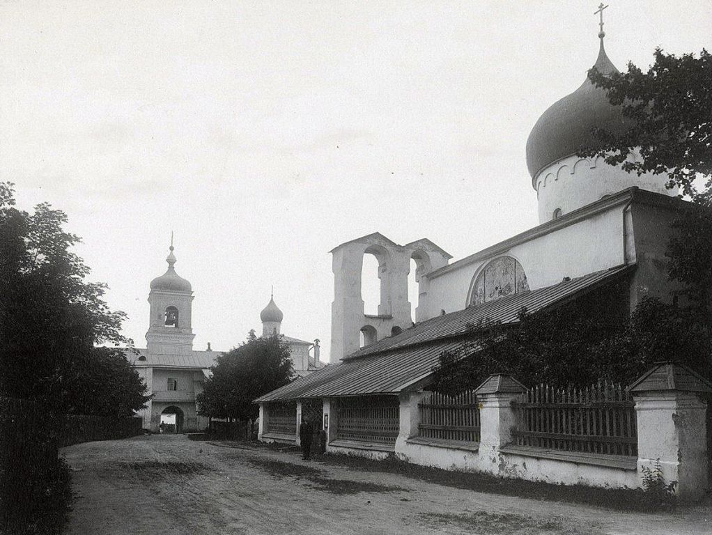 Псков. Спасо-Преображенский Мирожский монастырь. Собор Спаса Преображения. архивная фотография, Фотоснимок с дореволюционной фотографии.