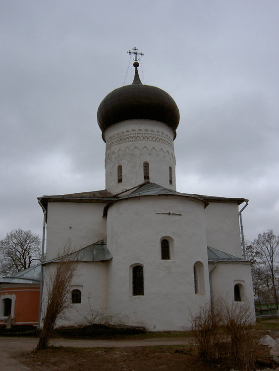 Псков. Снетогорский женский монастырь. Собор Рождества Пресвятой Богородицы. фасады, Вид с востока