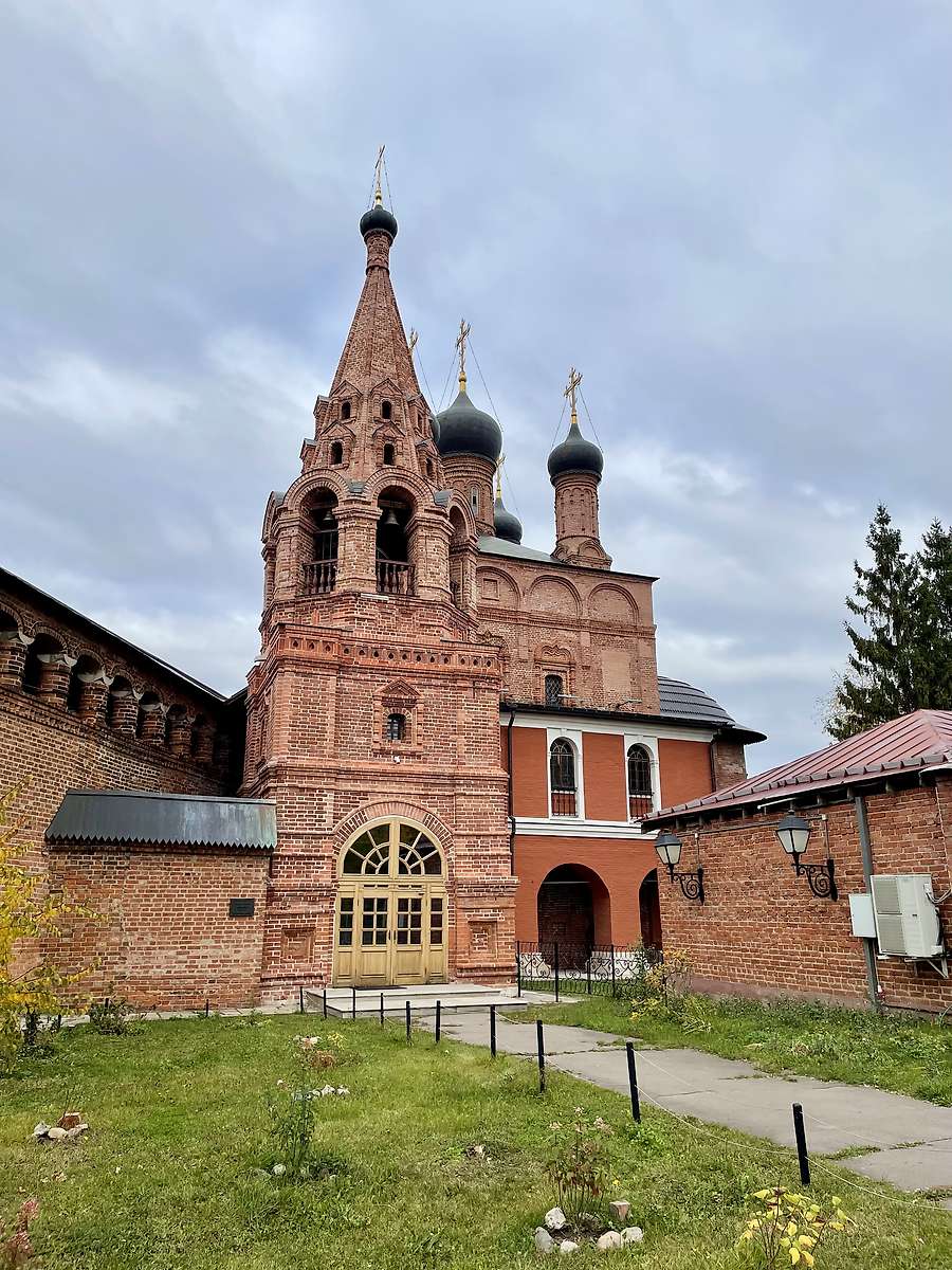 фасады. Церковь Успения Пресвятой Богородицы (Петра и Павла) в Крутицах, Таганский (Центральный административный округ (ЦАО), г. Москва)