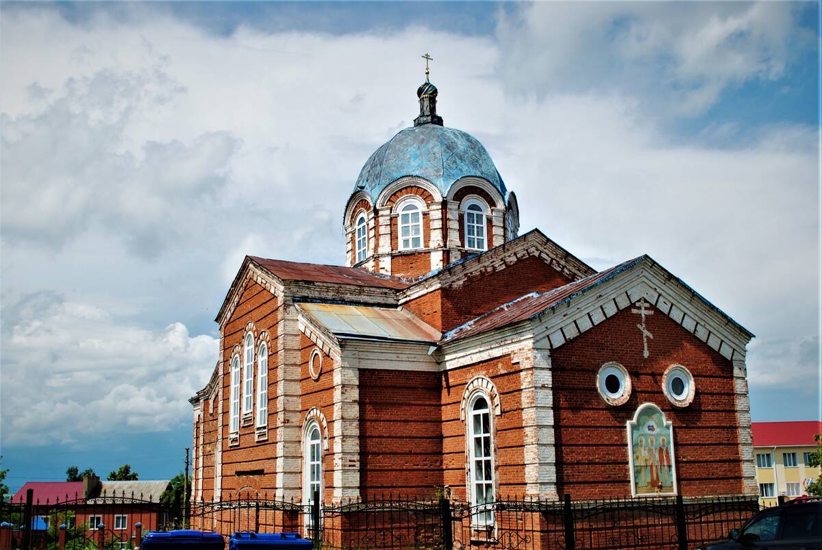 Церковь Гурия, Германа и Варсонофия, Казанских Чудотворцев, Бирск (Бирский район, Республика Башкортостан). общий вид в ландшафте