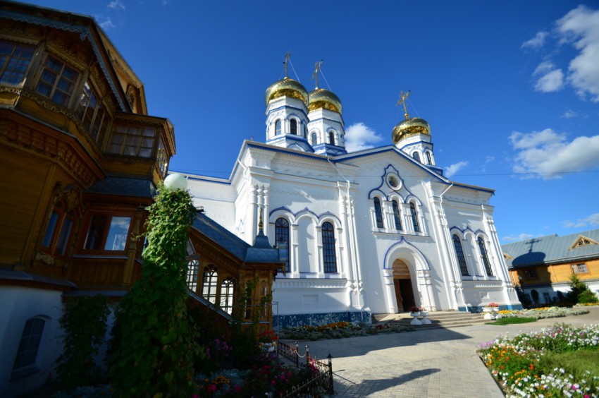 Тихвинский Богородицкий женский монастырь. Собор Тихвинской иконы Божией Матери, Цивильск (Цивильский район, Республика Чувашия). фасады